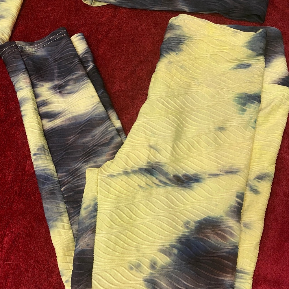 Long sleeve crop and legging set - Picture 2 of 6